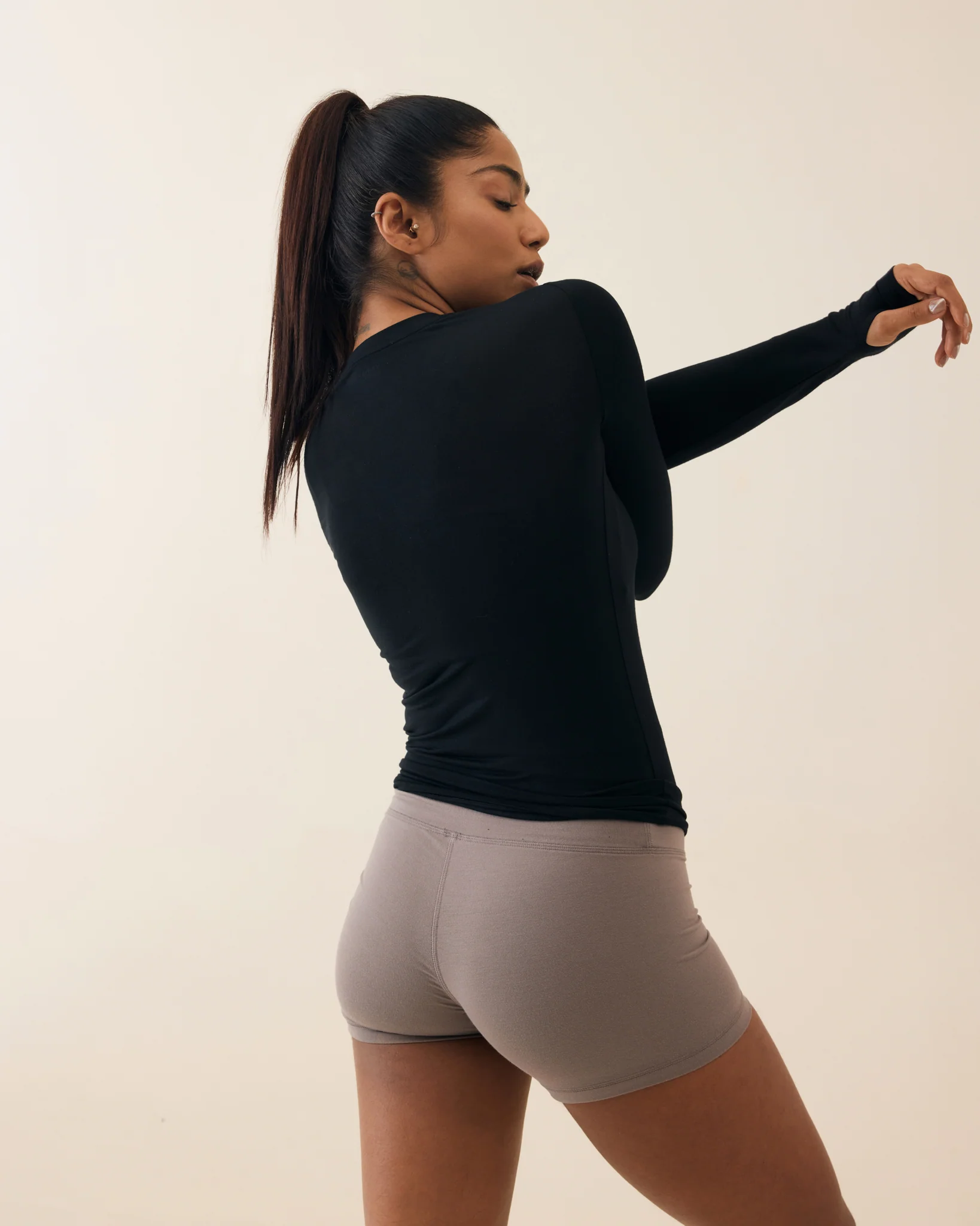 Aero Long Sleeve with Thumb Hole Midnight Black - Image 3