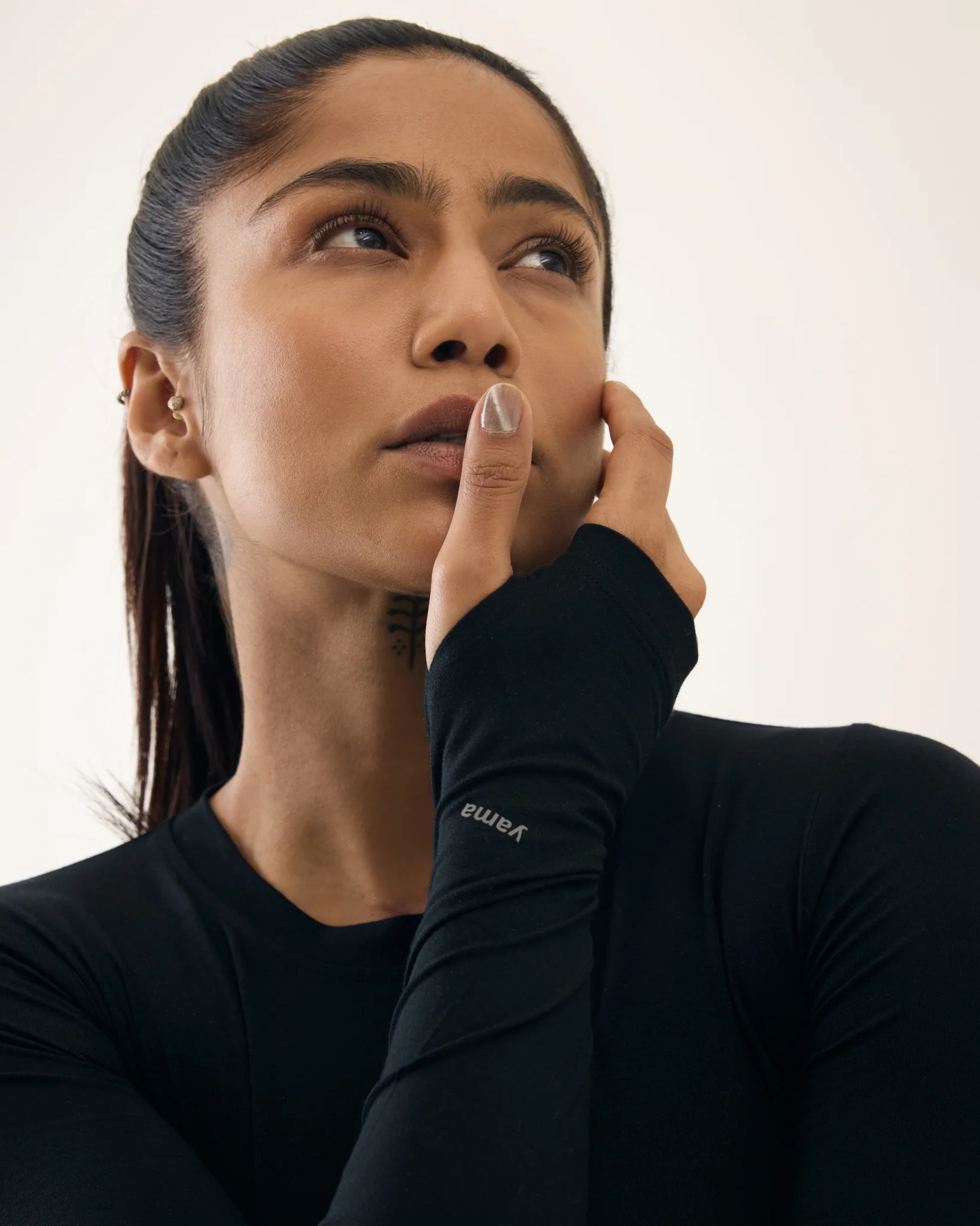 Aero Long Sleeve with Thumb Hole Midnight Black - Image 4