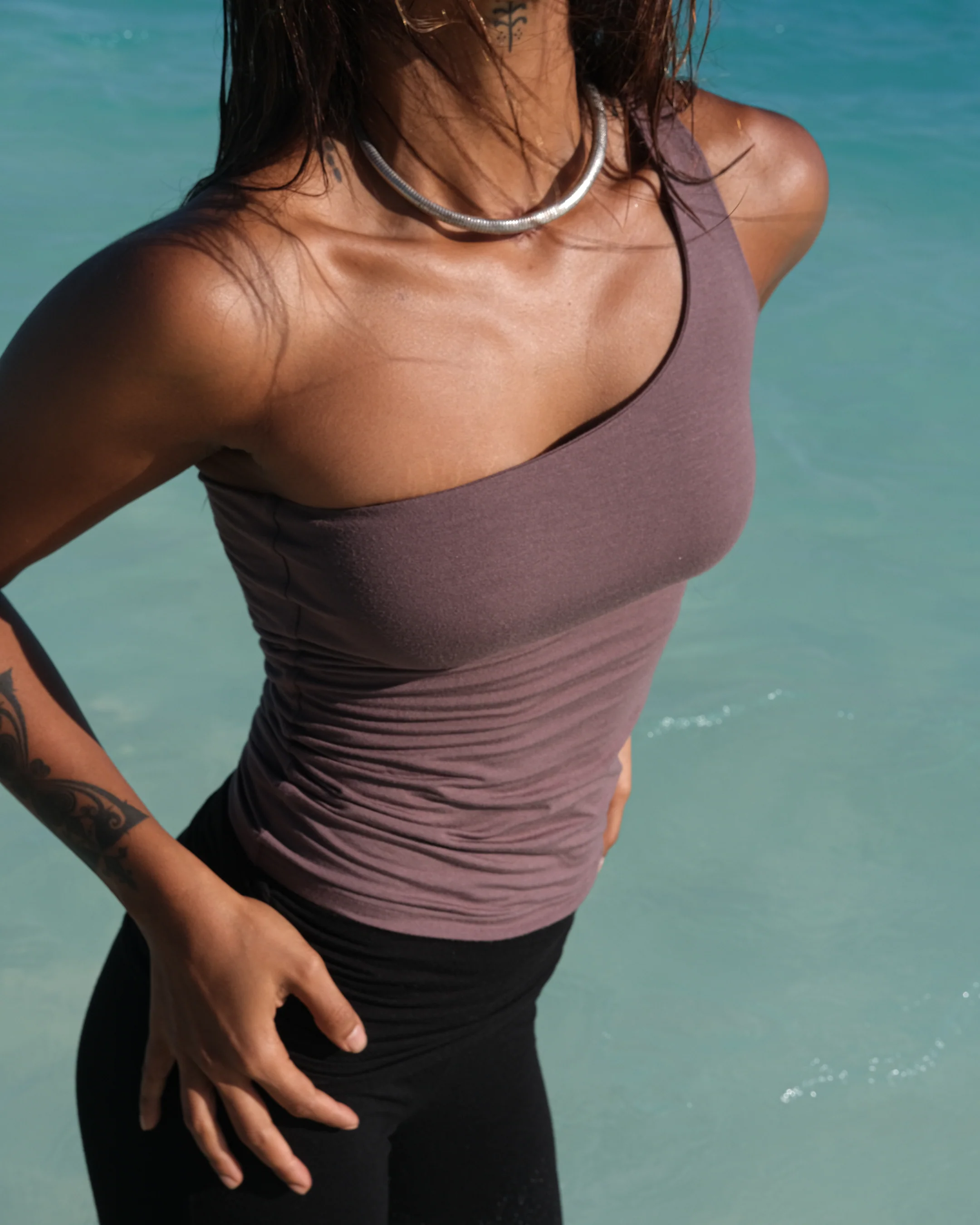 Aero One Shoulder Tank Dusty Fig - Image 3