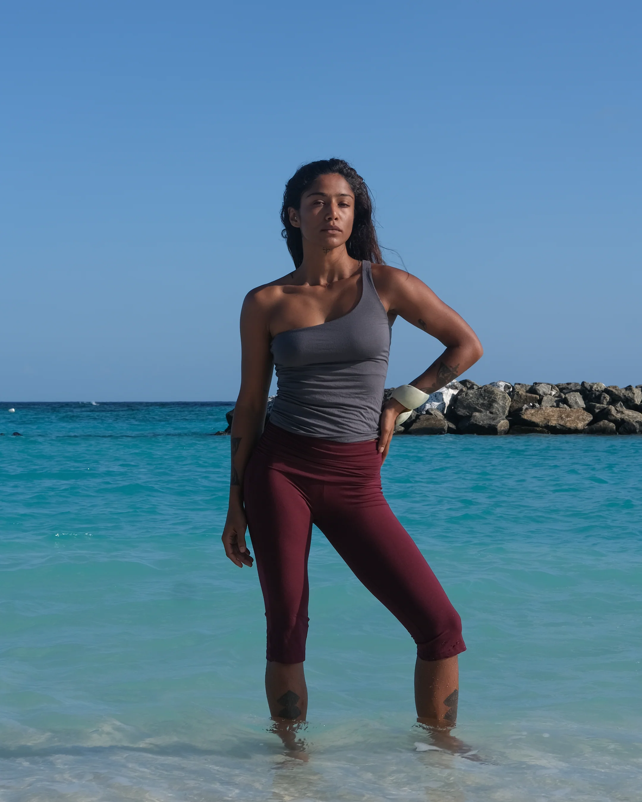 Aero One Shoulder Tank Stone Grey - Image 5