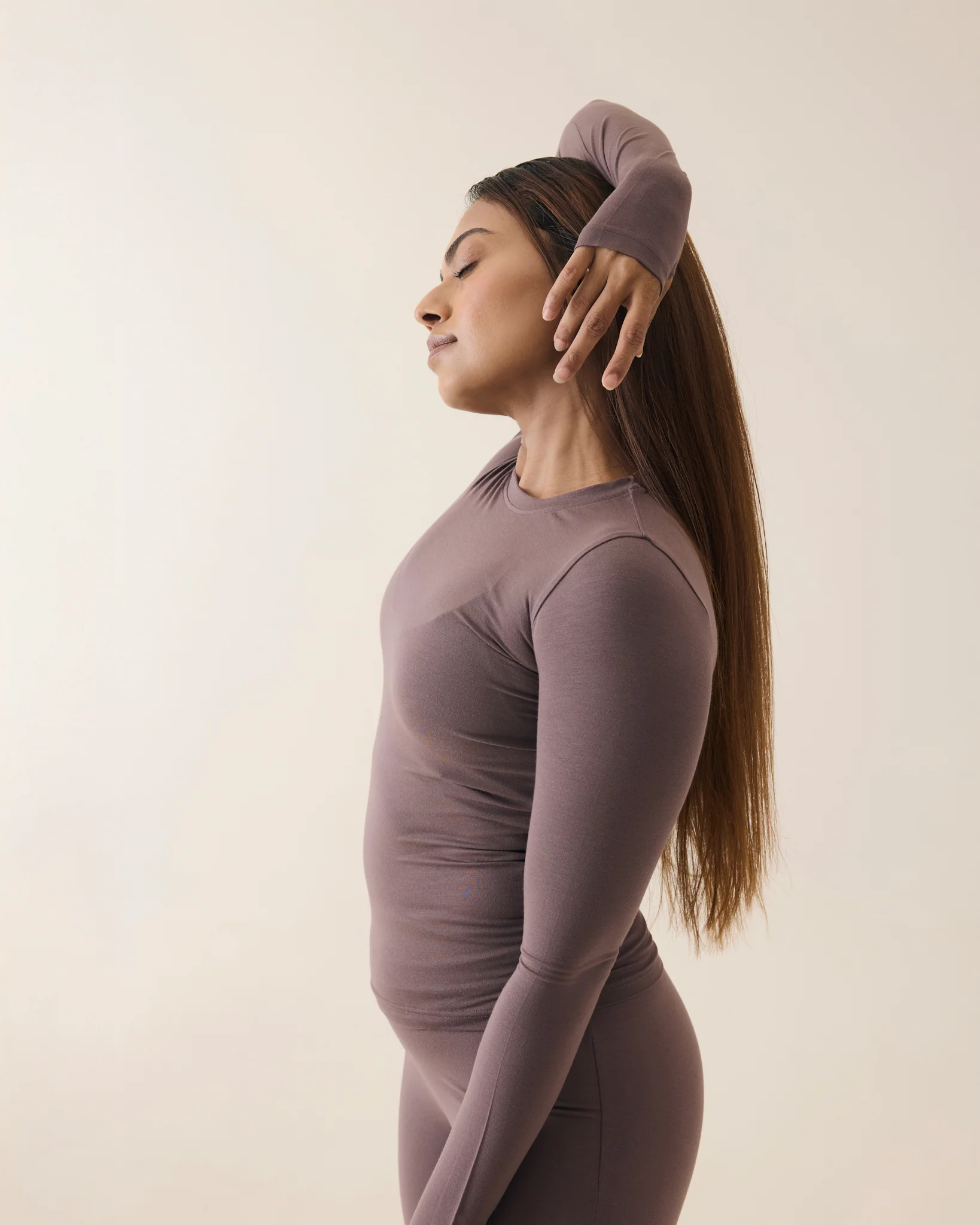 Aero Set Long Sleeve with Thumb Hole and Foldover Flares Dusty Fig - Image 3
