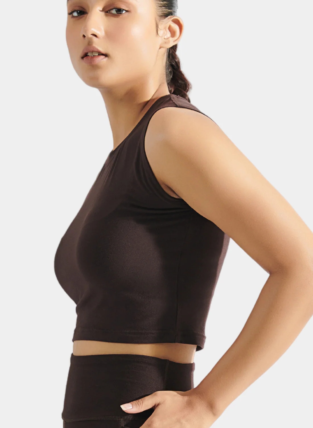 Aero Sleeveless Crop Tee Espresso - Image 4