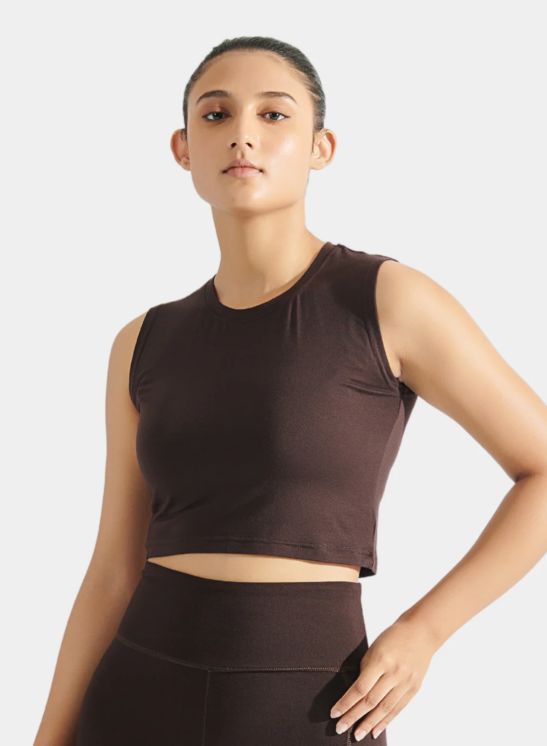 Aero Sleeveless Crop Tee Espresso - Image 6
