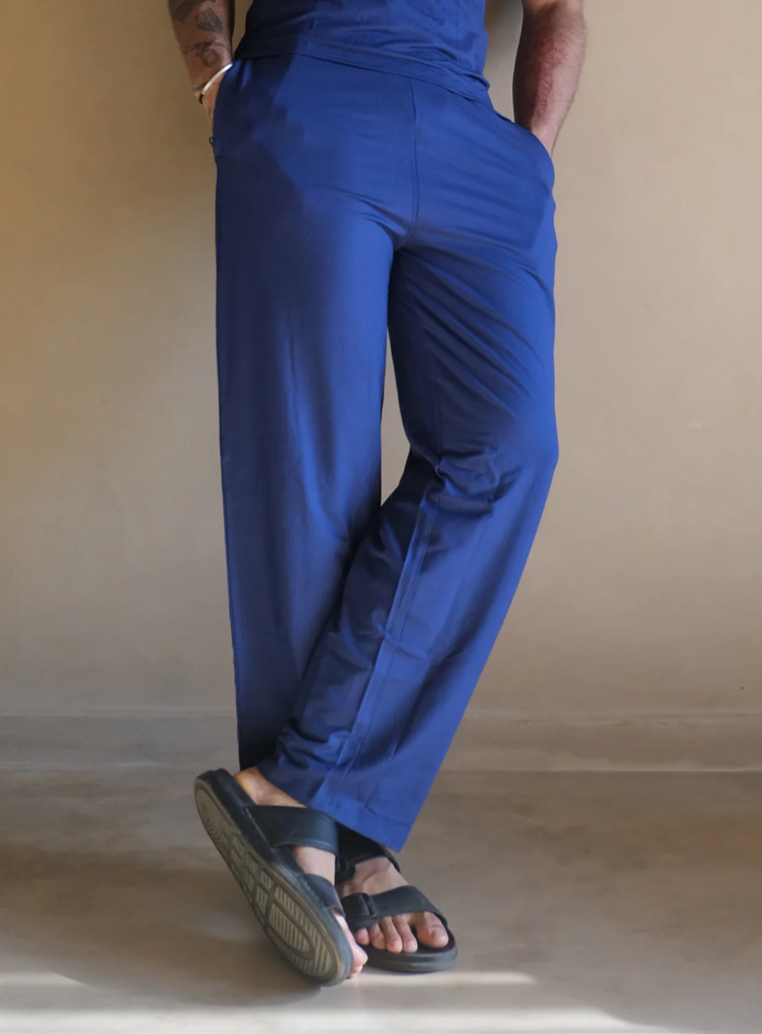 Aero Straight Fit Yoga Pants Navy Peony - Image 4