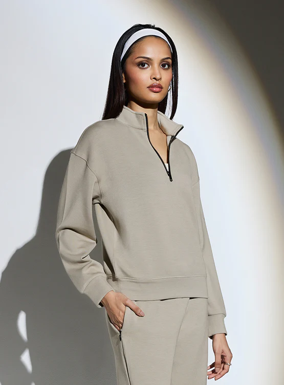 Aeroclouds Retreat Turtle Neck Pullover Beige - Image 3