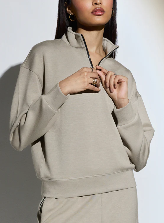 Aeroclouds Retreat Turtle Neck Pullover Beige - Image 4