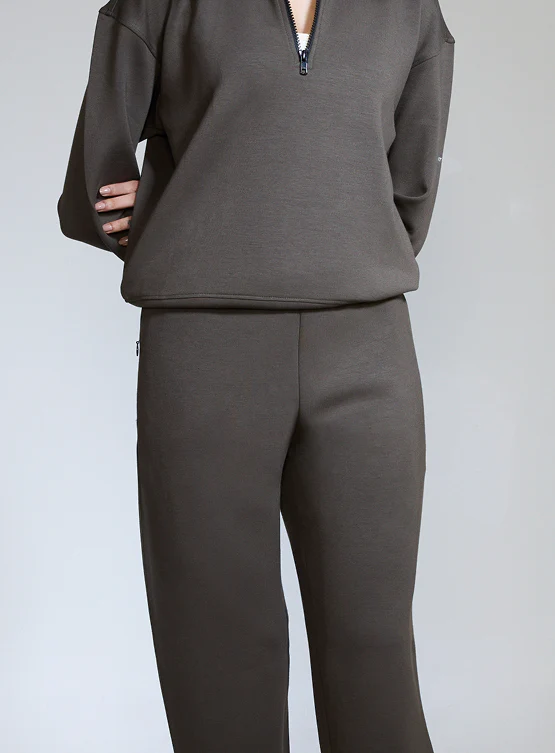 Aeroclouds Women's Retreat Jogger Pants Olive - Image 3