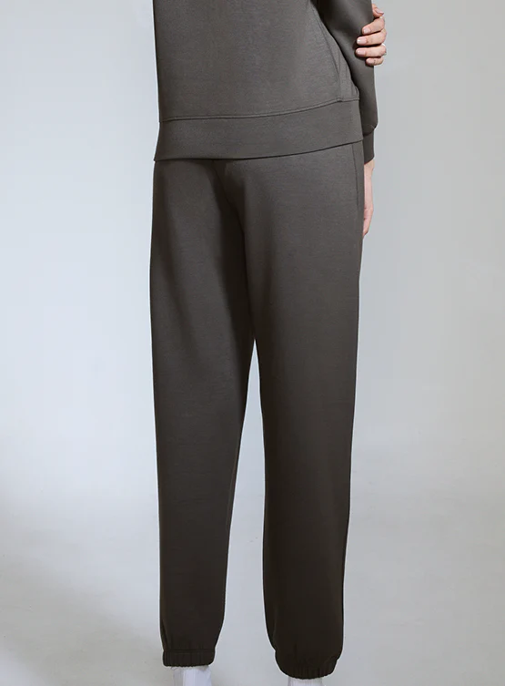 Aeroclouds Women's Retreat Jogger Pants Olive - Image 4