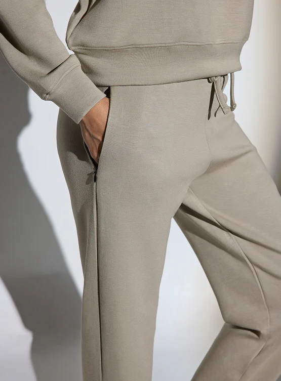 Aeroclouds Women's Retreat Jogger Pants Beige - Image 5