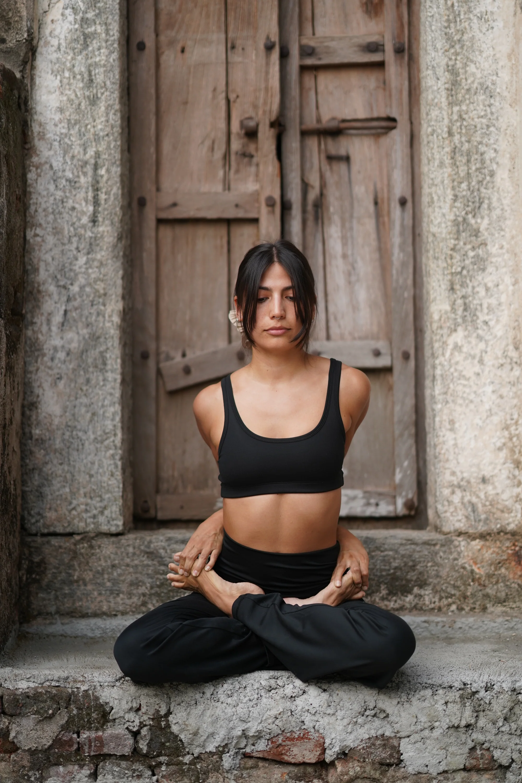Flo Set Athletic Bra and Flared Yoga Pants Midnight Black - Image 2
